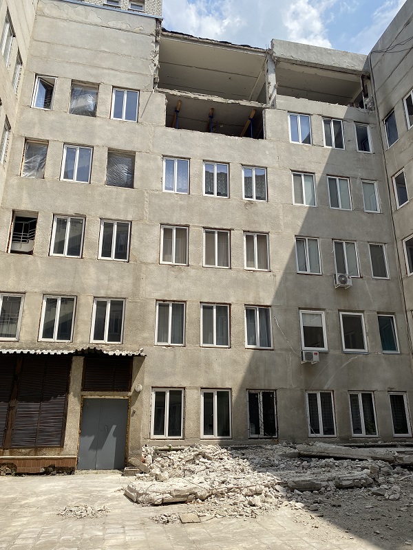 destruction hôpitaux Ukraine Kharkiv