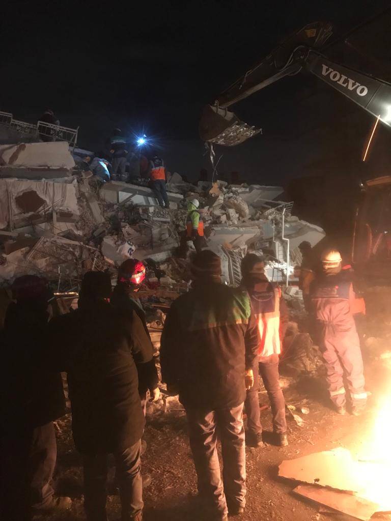 earthquake turkey rescue workers Malatya