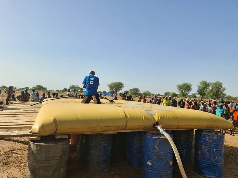 Tchad : Montage station distribution Eau, Site refugiés Addemour, mai Action Contre la Faim 
